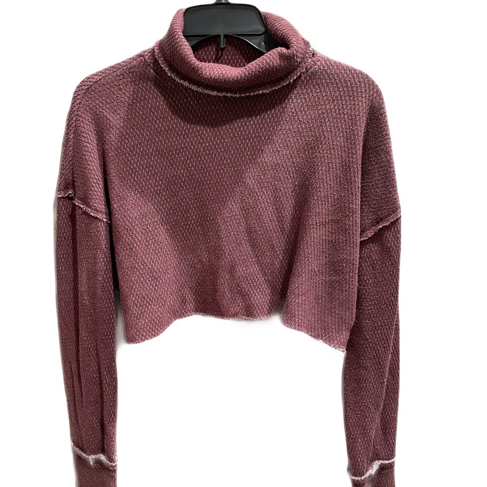❤️ URBAN OUTFITTERS OUT FROM UNDER THERMAL CROP TOP SIZE SMALL